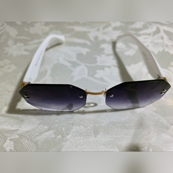 SUNGLASSES NEW - Picture 3 of 8